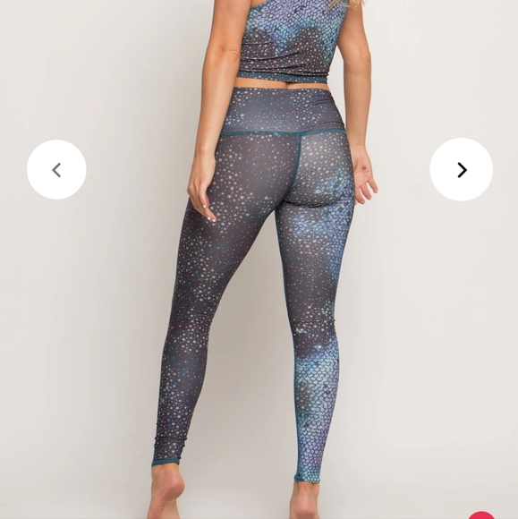 STUNNING TEEKI MERMAID AND EAGLE FEATHER LEGGINGS - Picture 8 of 9